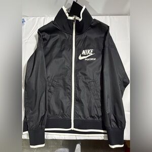 NWT Nike sportswear wind breaker